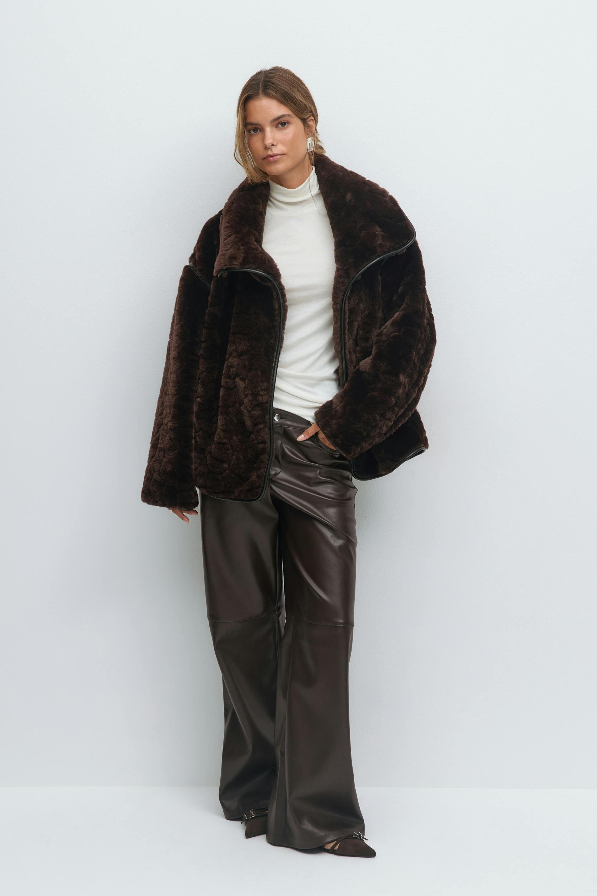 Faux fur bonded short jacket