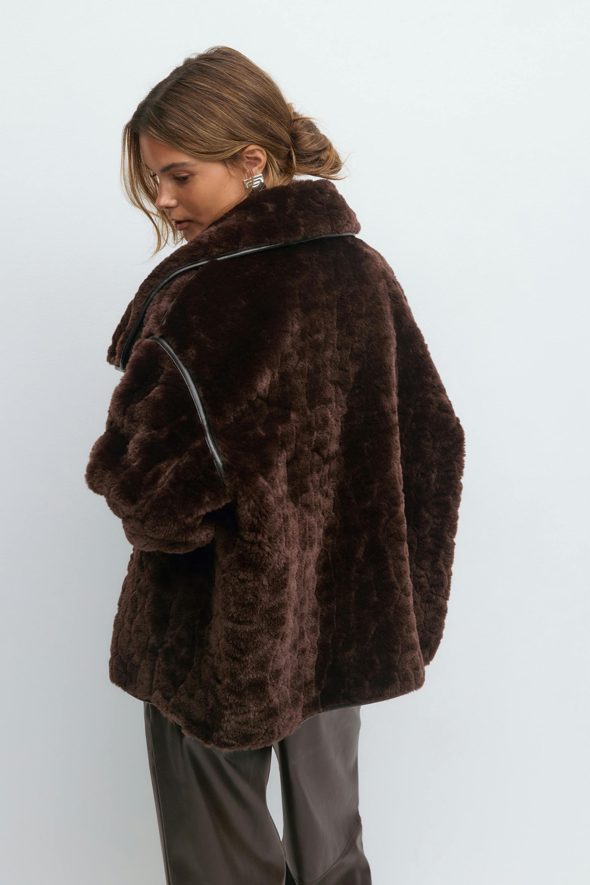 Faux fur bonded short jacket