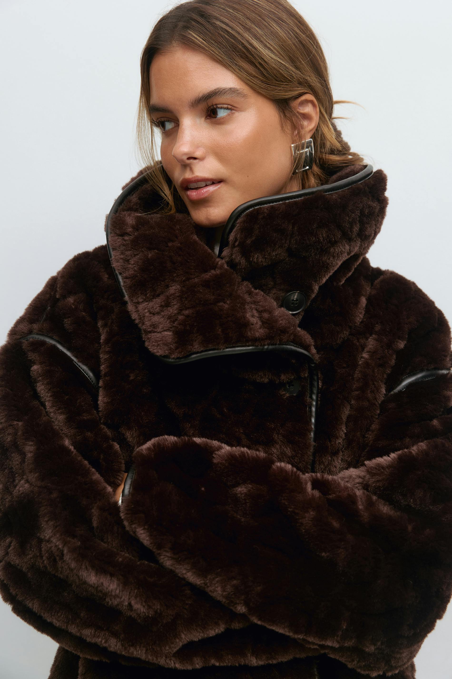 Faux fur bonded short jacket