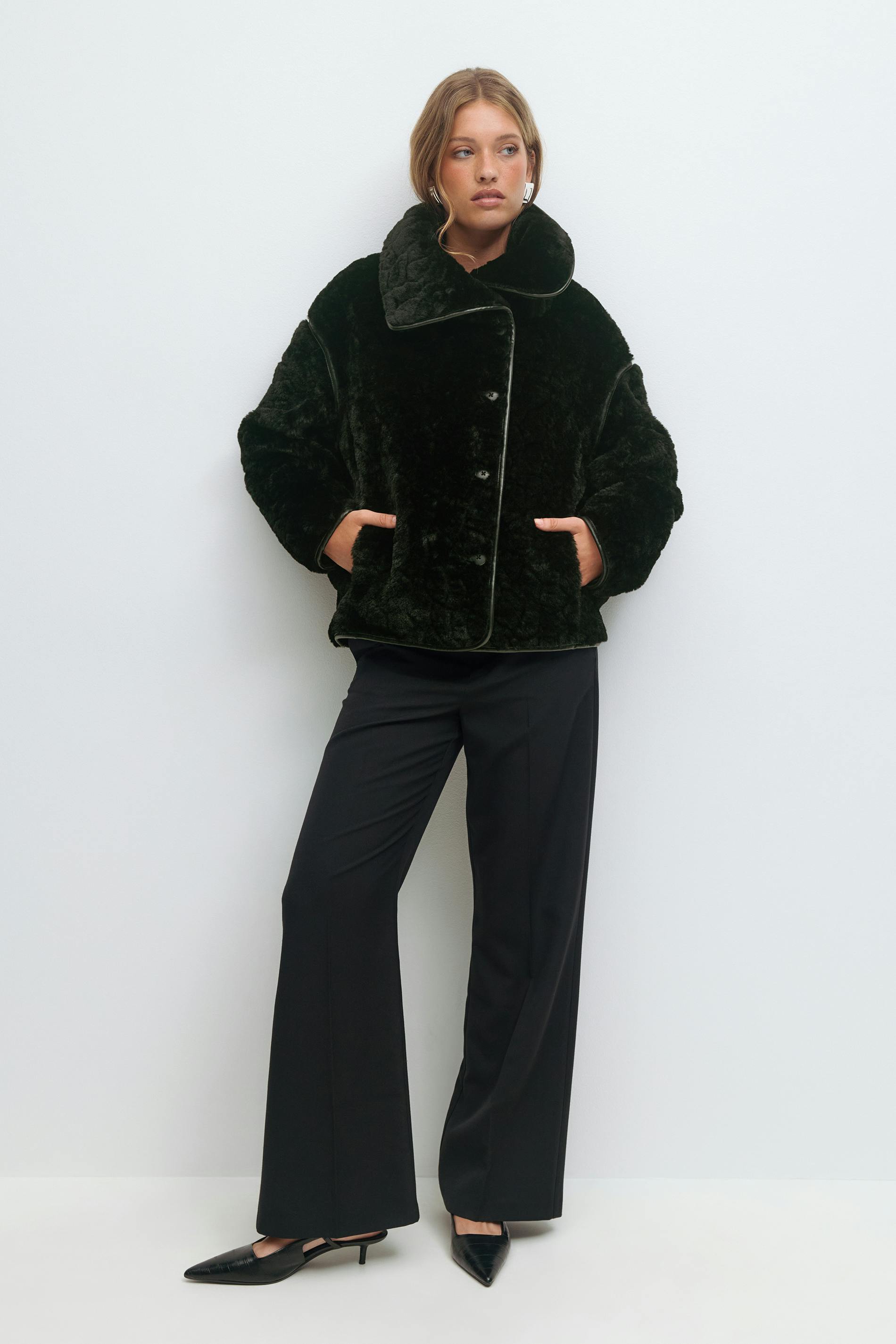 Faux fur bonded short jacket