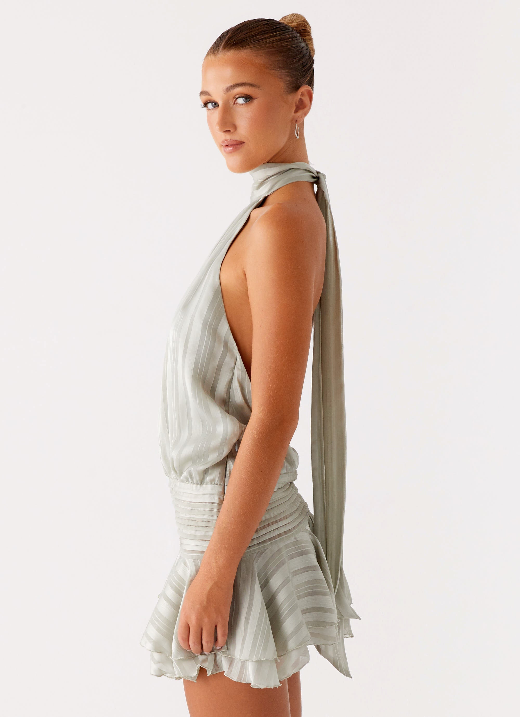 Amoura | Elegant Mini Dress Light Grey