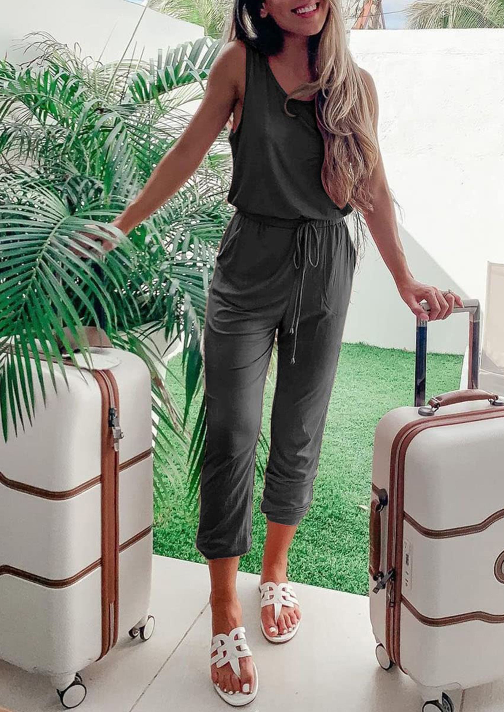 Chichi Two Piece Outfit Sets Casual Sleeveless Crewneck Tops and Sweatpants Light Grey