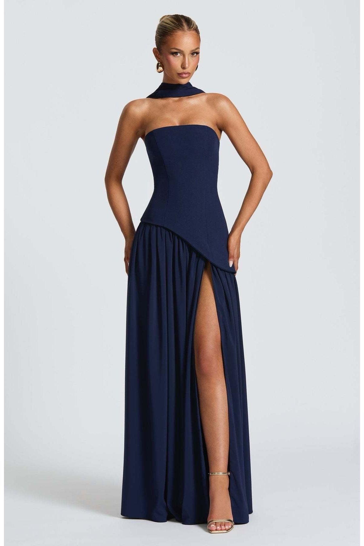 Sainte | Elegant Maxi Dress Black