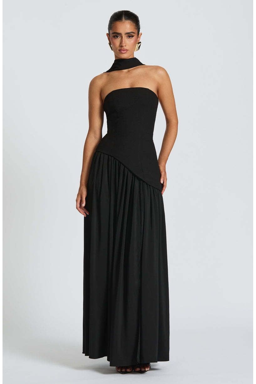 Sainte | Elegant Maxi Dress Black