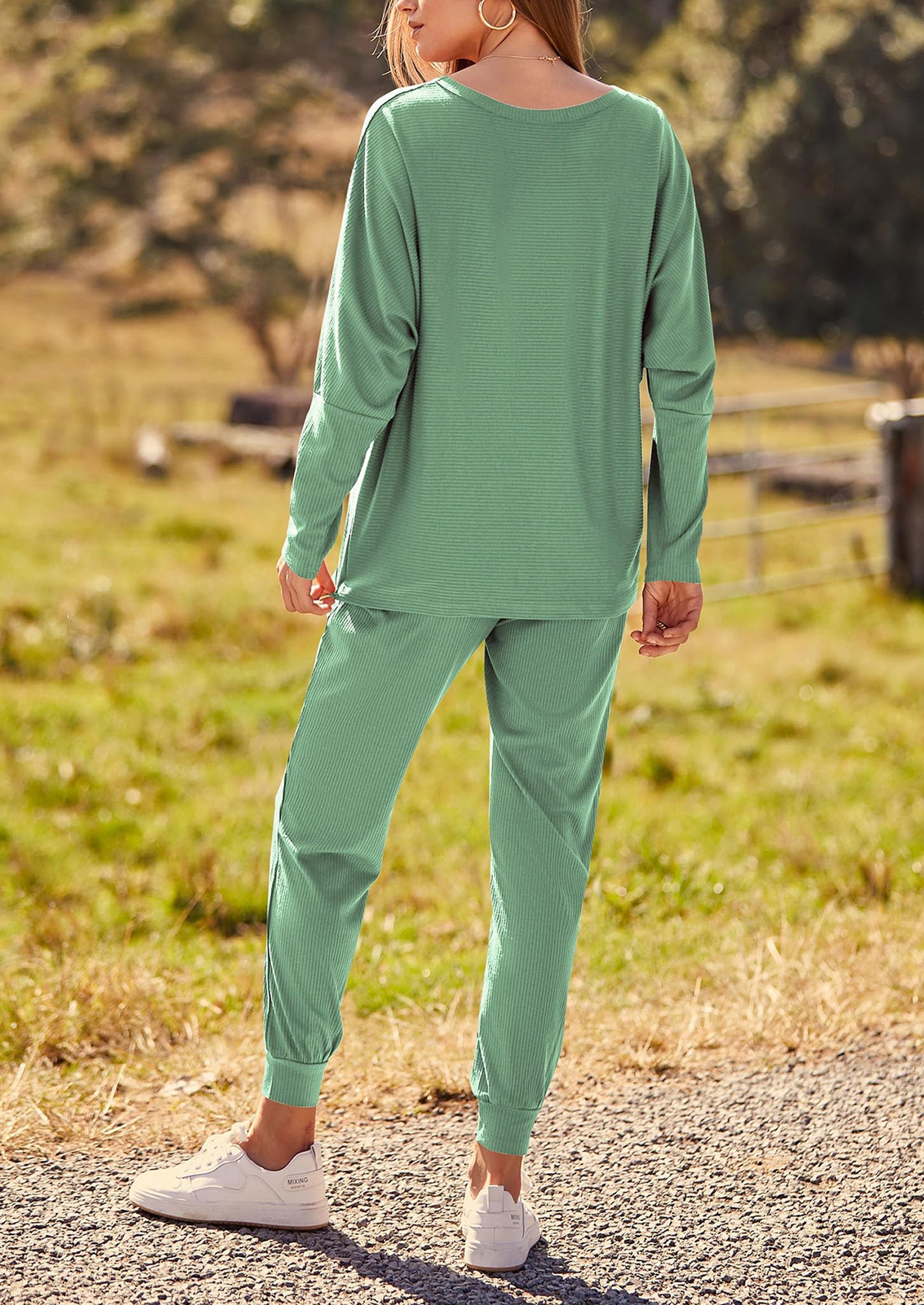 Chichi Women's Fall 2 Piece Lounge Set Long Sleeve Tops Ribbed Pants Spring Matching Sweatsuit Travel Outfits Clothes Light Green
