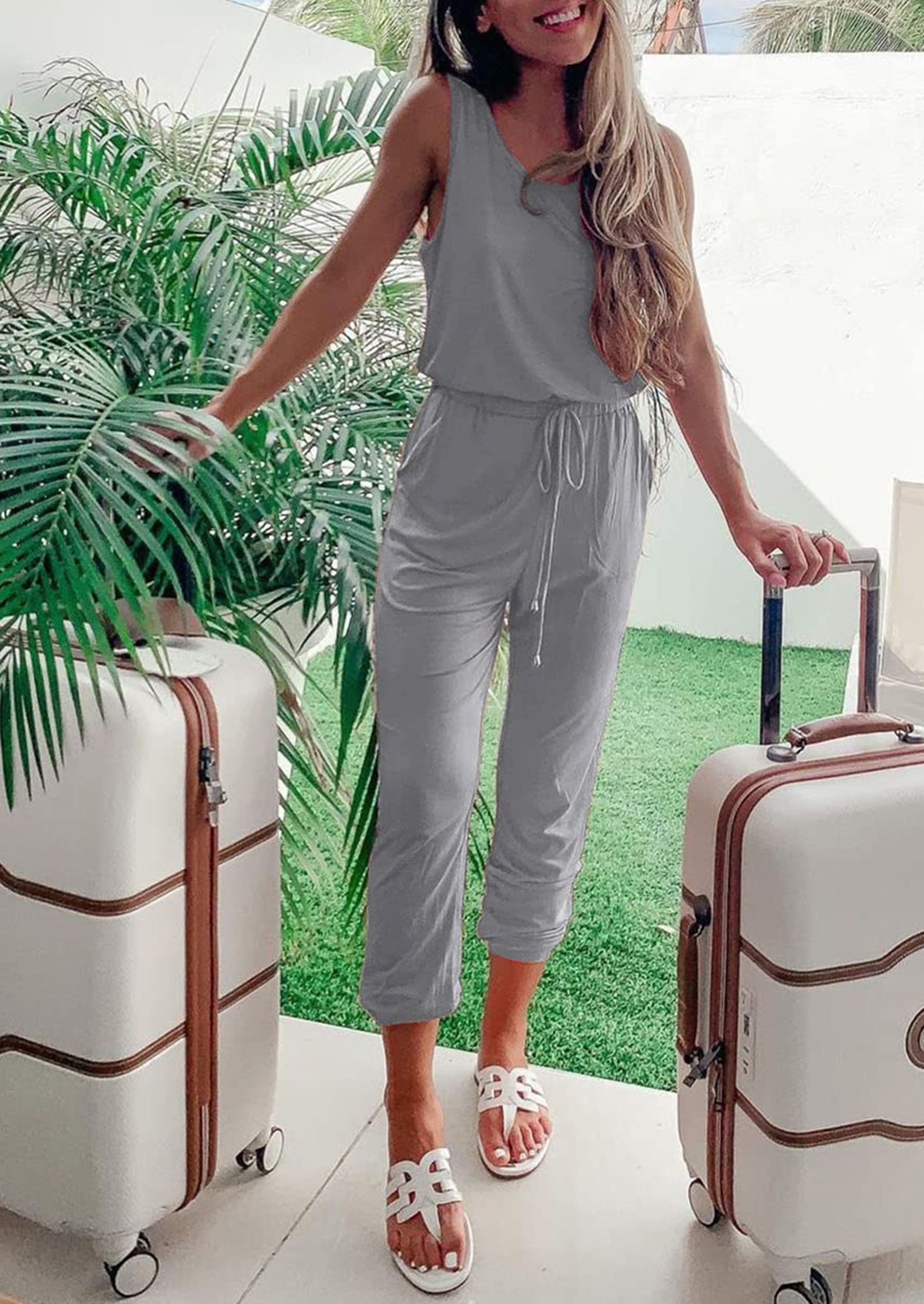Chichi Two Piece Outfit Sets Casual Sleeveless Crewneck Tops and Sweatpants Light Grey